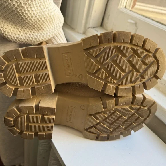 Steve Madden Tan Suede Ankle Booties - Picture 5 of 6